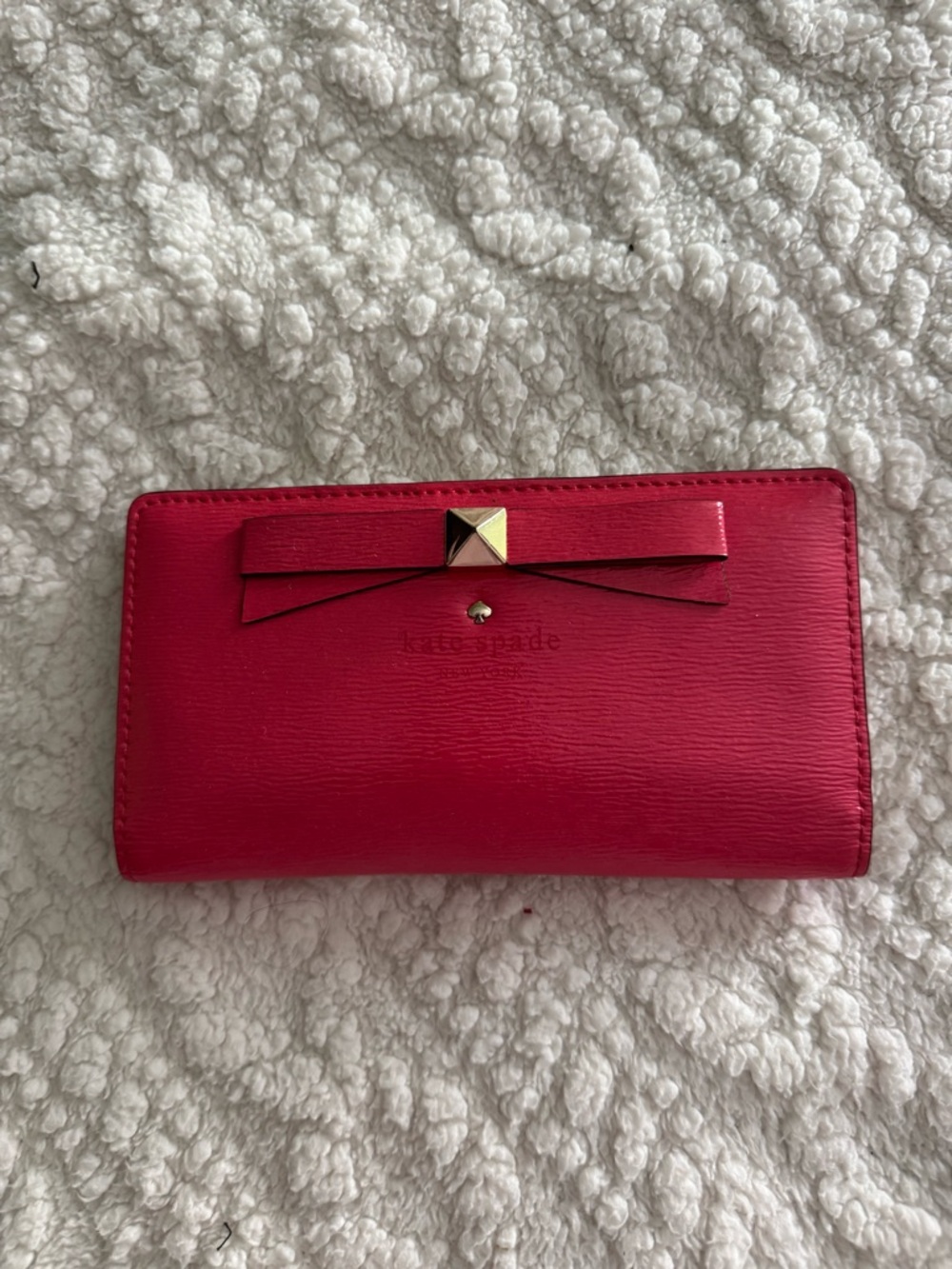 Kate Spade NY Beacon Court Lacey Continental Wallet Strawberry